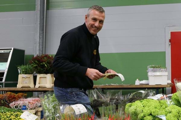 Buying flowers at the auction